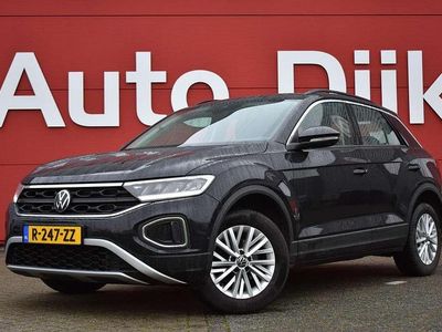 Zwart Gebruikt 2023 VW T-Roc Life SUV | € 21.750 (Super prijs)