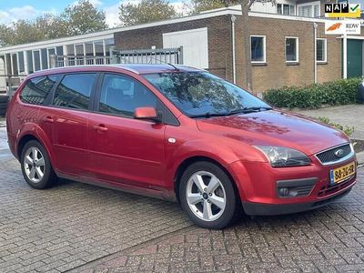 Oranje Occasion 2008 Ford Focus Futura Stationwagen | € 1.750 (Eerlijke prijs)