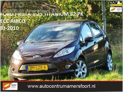 Rood Occasion 2010 Ford Fiesta Titanium Hatchback | € 3.949 (Eerlijke prijs)