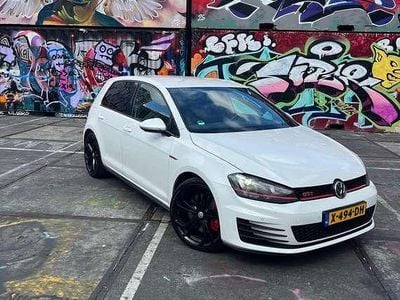 Wit Occasion 2014 VW Golf VII GTI Stationwagen | € 13.350 (Goede deal)