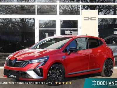 Rood Occasion 2024 Renault Clio V Esprit Alpine Hatchback | € 25.295 (Eerlijke prijs)