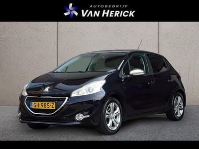 Blauw Gebruikt 2015 Peugeot 208 Style Hatchback | € 5.945 (Eerlijke prijs)