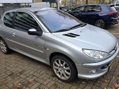 Zilver Gebruikt 2005 Peugeot 206 Quiksilver Hatchback | € 650 (Goede deal)