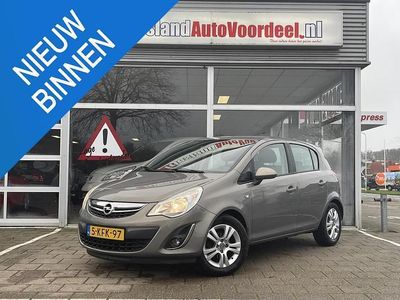 Bruin Gebruikt 2013 Opel Corsa Design Edition Hatchback | € 4.499 (Eerlijke prijs)