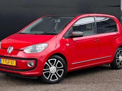Rood Gebruikt 2013 VW up! high up! Hatchback | € 7.450 (Eerlijke prijs)