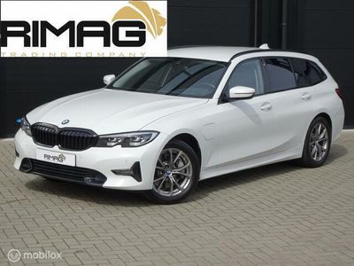 tweedehands BMW 330e 3-SERIE TouringeDrive Sport Line Edition / BTW auto