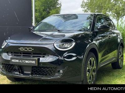Nieuw Fiat 600 La Prima 145 PK (106 kW) 2025 Zwart SUV