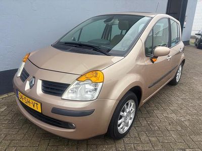 Beige Gebruikt 2006 Renault Modus Dynamique MPV | € 2.950 (Iets duurder)