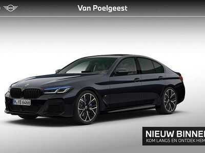 M carbonschwarz metallic (zwart metallic) Occasion 2023 BMW 520 M Sport Sedan | € 44.900