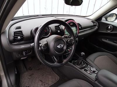 Grijs (metallic) Occasion 2017 Mini One Clubman Business Stationwagen | € 13.950 (Iets duurder)