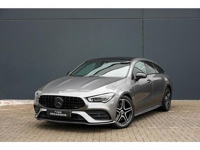 Grijs (metallic) Gebruikt 2022 Mercedes CLA200 Shooting Brake AMG line Stationwagen | € 30.500 (Iets duurder)