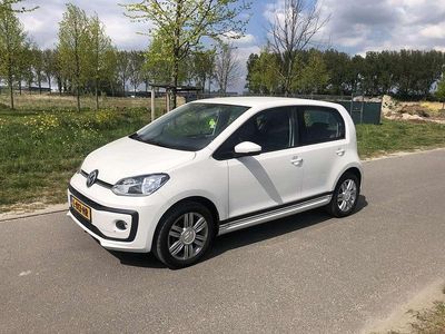 Wit Gebruikt 2017 VW up! Beats Hatchback | € 8.490 (Eerlijke prijs)