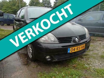 Zwart Gebruikt 2005 Renault Clio II Hatchback | € 1.295