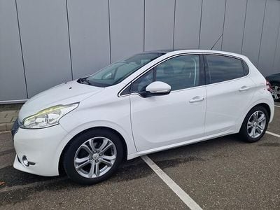 Wit Gebruikt 2012 Peugeot 208 Allure Hatchback | € 5.449 (Eerlijke prijs)