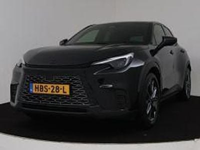 Zwart metallic Occasion 2025 Lexus LBX SUV | € 37.945 (Goede deal)