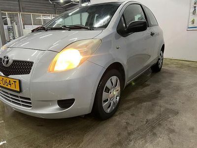 Grijs Gebruikt 2006 Toyota Yaris Hatchback | € 2.199 (Iets duurder)