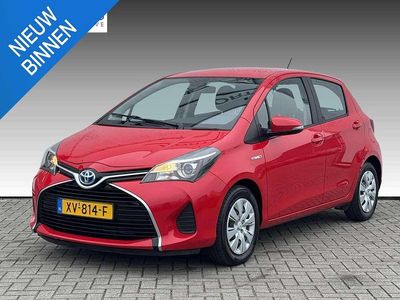 Occasion Toyota Yaris Hybrid 101 PK (74 kW) 2016 Rood Hatchback