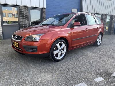 Oranje (metallic) Occasion 2007 Ford Focus Stationwagen | € 4.150 (Eerlijke prijs)