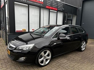 Zwart (metallic) Occasion 2011 Opel Astra Sport Stationwagen | € 4.150 (Eerlijke prijs)