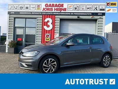 Grijs (metallic) Gebruikt 2018 VW Golf VII Join Hatchback | € 16.750 (Eerlijke prijs)