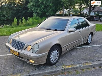 Occasion 2000 Mercedes E280 Avantgarde Sedan | € 2.950