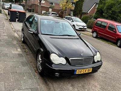 Mercedes C200