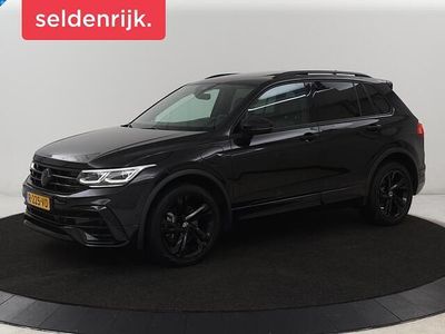 Zwart Occasion 2022 VW Tiguan R-line SUV | € 27.900 (Eerlijke prijs)