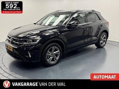 Zwart (metallic) Gebruikt 2025 VW T-Roc R-line SUV | € 36.950 (Eerlijke prijs)