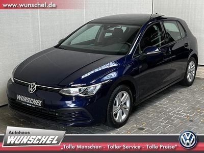 Blauw Occasion 2021 VW Golf VIII Life Hatchback | € 28.976 (Eerlijke prijs)