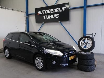 Zwart (metallic) Occasion 2013 Ford Focus Titanium Stationwagen | € 1.950 (Super prijs)