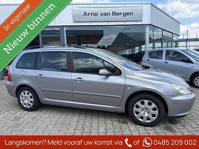 Grijs, metallic lak Gebruikt 2005 Peugeot 307 Premium Stationwagen | € 3.499 (Duur)