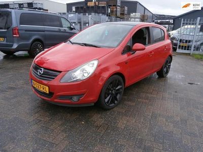 tweedehands Opel Corsa 1.2-16V Selection 5-deurs