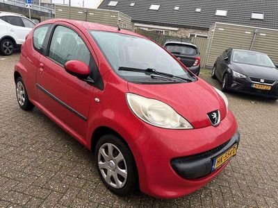 Rood Gebruikt 2005 Peugeot 107 Hatchback | € 899 (Goede deal)
