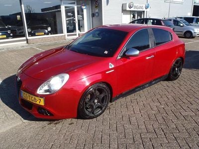 Occasion Alfa Romeo Giulietta Distinctive 2012 Rood (parellak) Hatchback