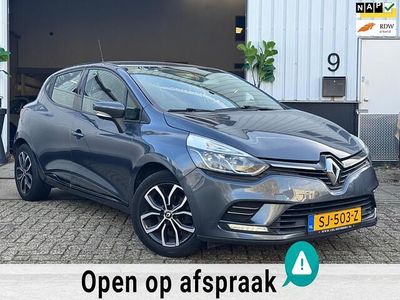 Grijs (metallic) Occasion 2018 Renault Clio IV Zen Hatchback | € 11.499 (Eerlijke prijs)