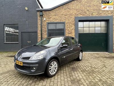 tweedehands Renault Clio 1.6-16V Dynamique Luxe Airco