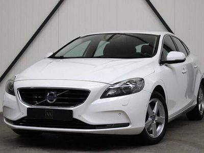 Wit Gebruikt 2012 Volvo V40 Momentum Hatchback | € 11.999 (Iets duurder)