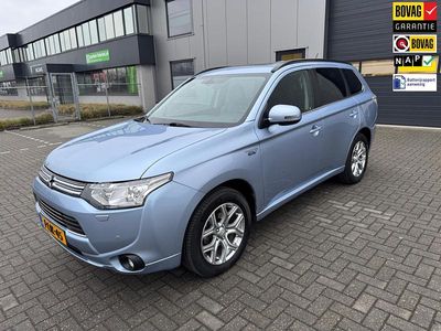 Occasion Mitsubishi Outlander P-HEV Instyle 121 PK (88 kW) 2014 Blauw SUV