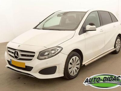 Wit Gebruikt 2019 Mercedes 220 Ambition Hatchback | € 4.900