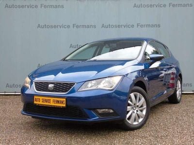 Blauw, metallic lak Gebruikt 2016 Seat Leon Style Hatchback | € 10.899 (Eerlijke prijs)