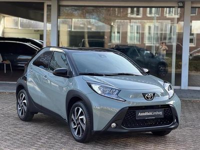 Groen (metallic) Nieuw 2025 Toyota Aygo X Pulse SUV | € 19.990 (Goede deal)