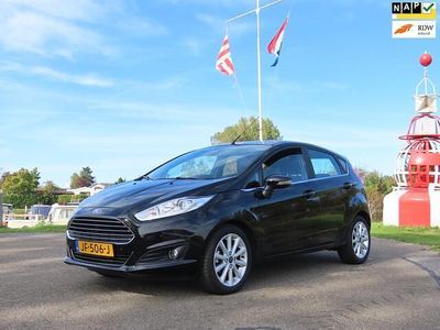 Zwart Gebruikt 2016 Ford Fiesta Titanium Hatchback | € 10.950 (Eerlijke prijs)
