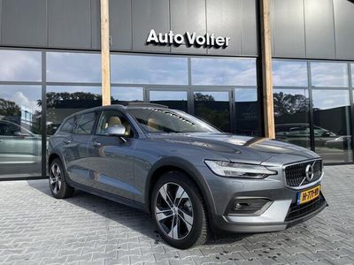 tweedehands Volvo V60 CC 2.0 T5 AWD Pro 1 EIG Pilot assist leder open dak L