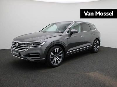 Grijs Gebruikt 2022 VW Touareg Elegance SUV | € 59.900 (Eerlijke prijs)