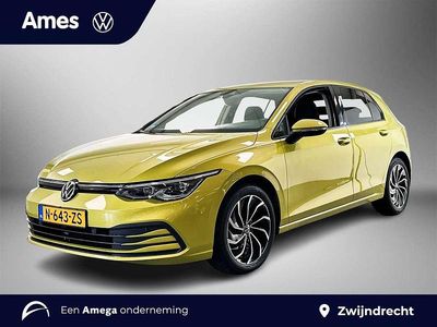 Occasion VW Golf VII Pro 150 PK (110 kW) 2021 Geel (metallic) Hatchback