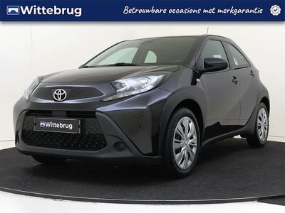 Zwart Gebruikt 2023 Toyota Aygo X Play SUV | € 15.925 (Goede deal)