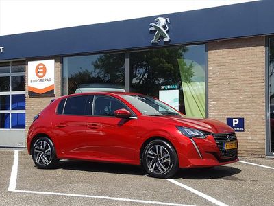 Rood Gebruikt 2020 Peugeot 208 Allure Hatchback | € 13.600 (Iets duurder)