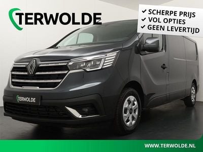 Grijs Occasion 2024 Renault Trafic MPV | € 26.945 (Super prijs)