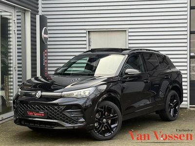 Zwart Gebruikt 2024 VW Tiguan R-line SUV | € 49.950