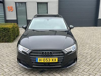 Zwart (metallic) Gebruikt 2016 Audi A3 Sportback Sport Hatchback | € 12.500 (Eerlijke prijs)
